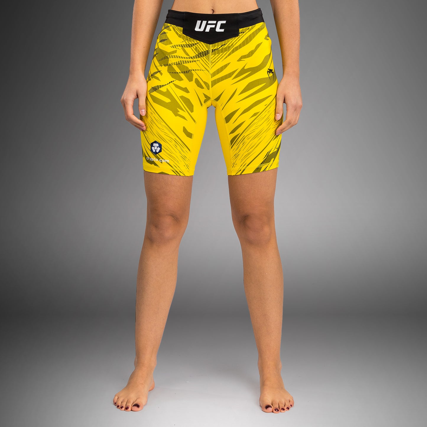 UFC Fusion by Venum Authentic Fight Night Vale Tudo Shorts per Donna - Fit Largo - Giallo