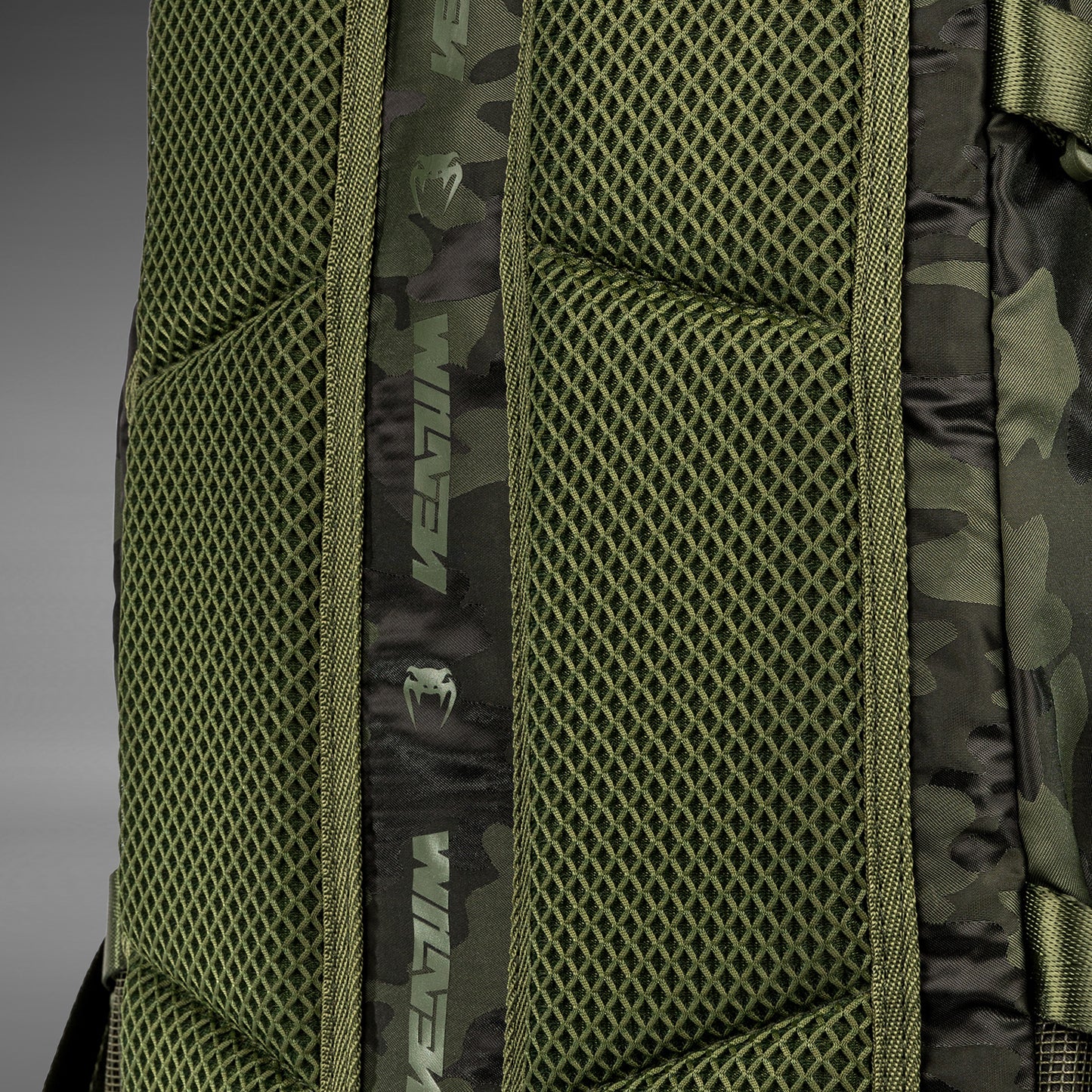 Venum Challenger Pro Zaino (20-25L) – Kaki/Camouflage