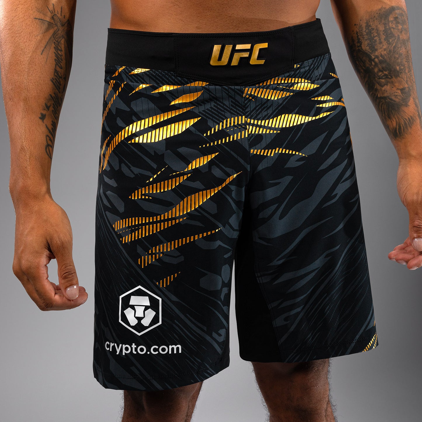 UFC Fusion by Venum Authentic Fight Night Shorts da Lotta per Uomo - Fit Largo - Champion