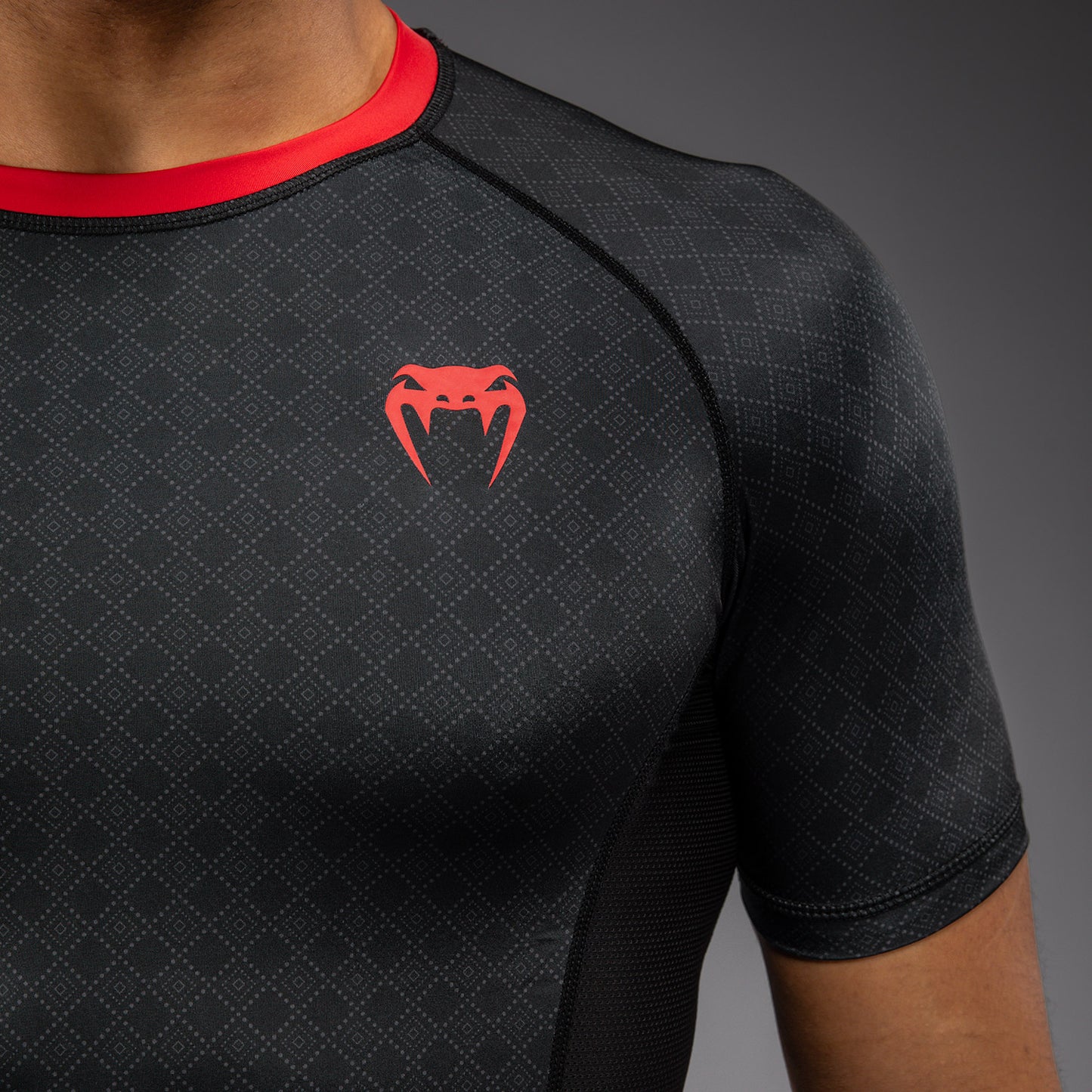 Venum x Roger Gracie Signature Rashguard a Maniche Corte - Nero/Rosso