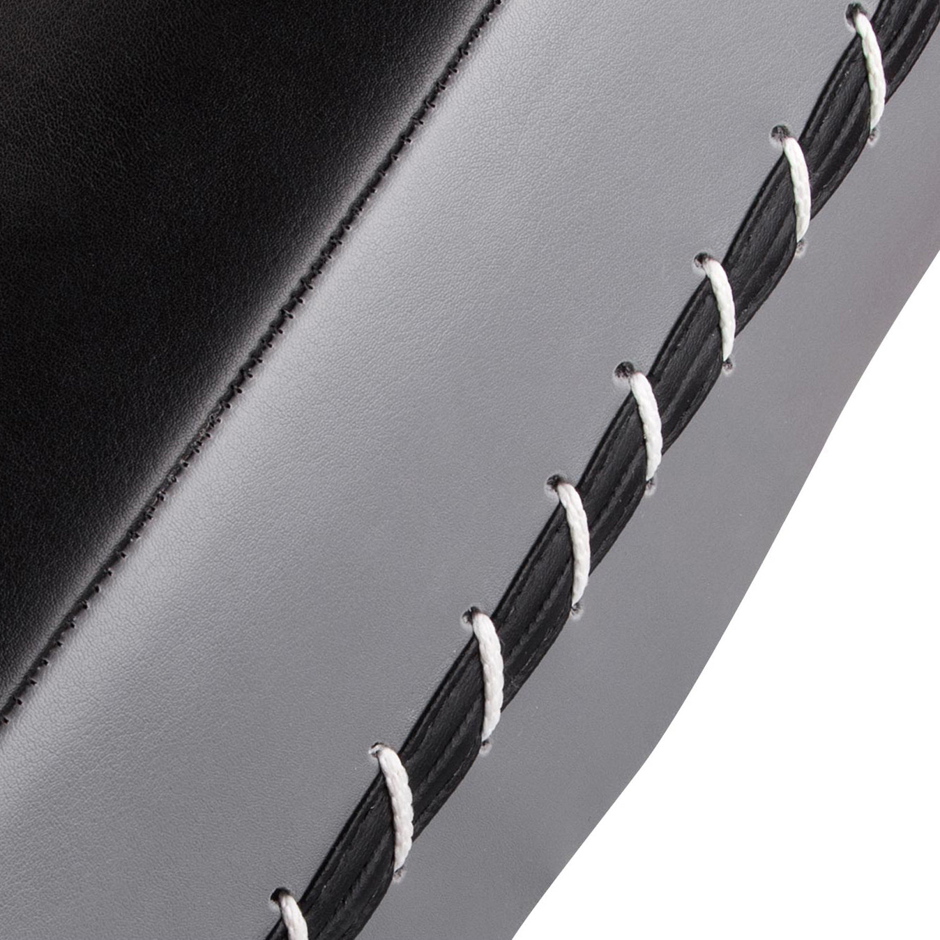 Ringhorns Charger by Venum Strike Shield – Nero