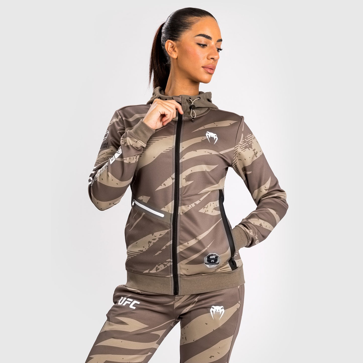 UFC Adrenaline by Venum Fight Week Felpa Con Cappuccio e zip da Donna - Desert Camo