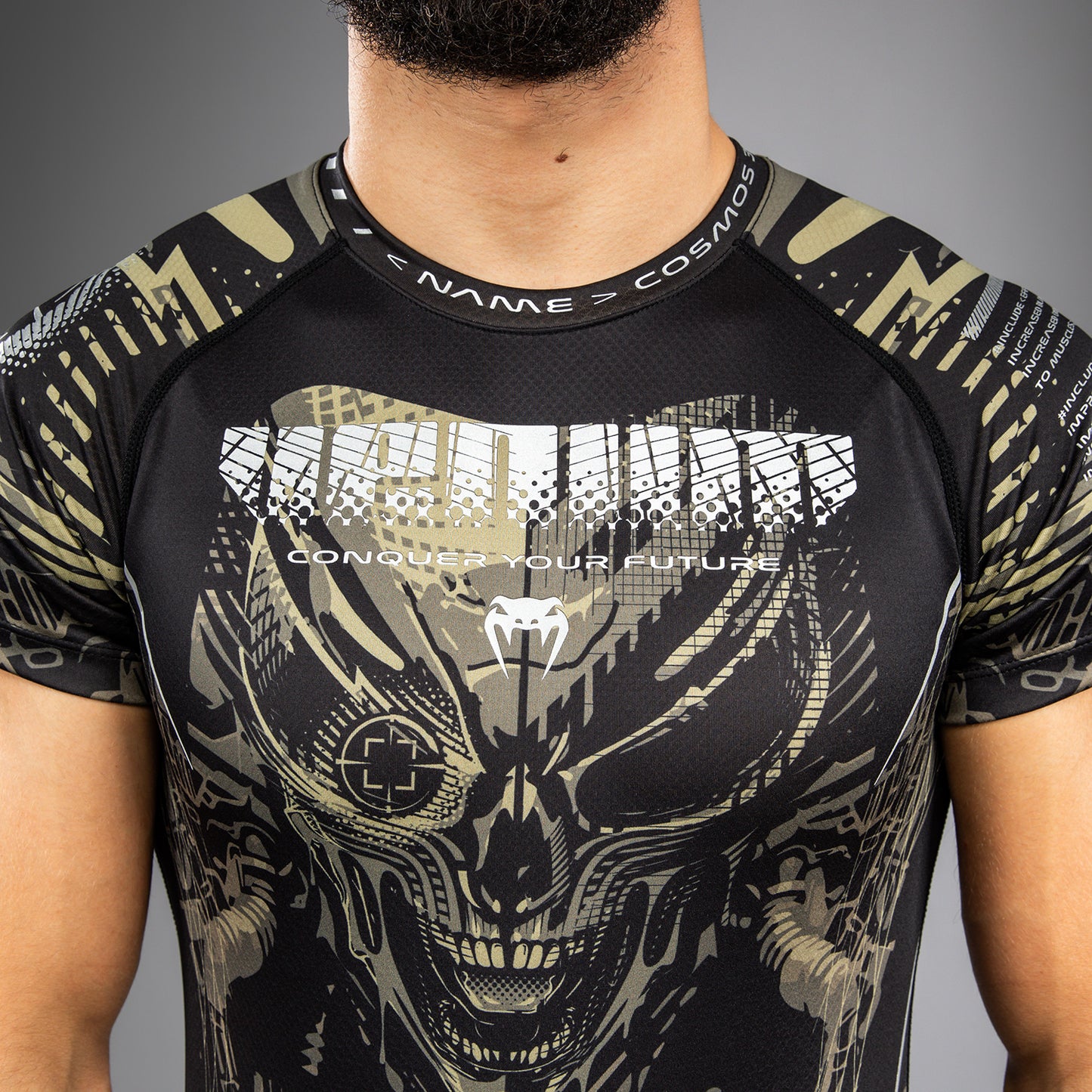 Venum Invader Rashguard a Maniche Corte - Nero/Sabbia