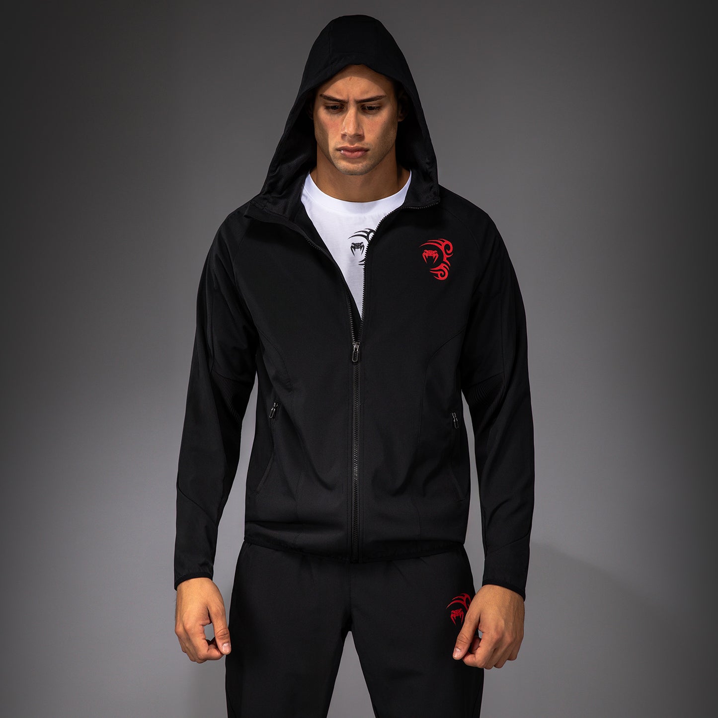 Venum x Mike Tyson Tiger Track Jacket - Nero Profondo/Rosso Intenso