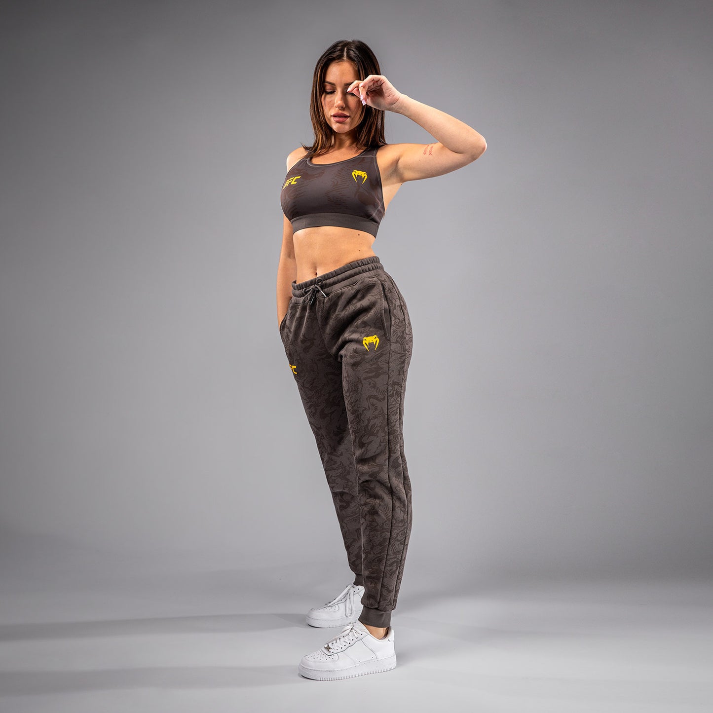 UFC Fusion by Venum Fight Week Pantaloni in Cotone per Donna - Marrone terra