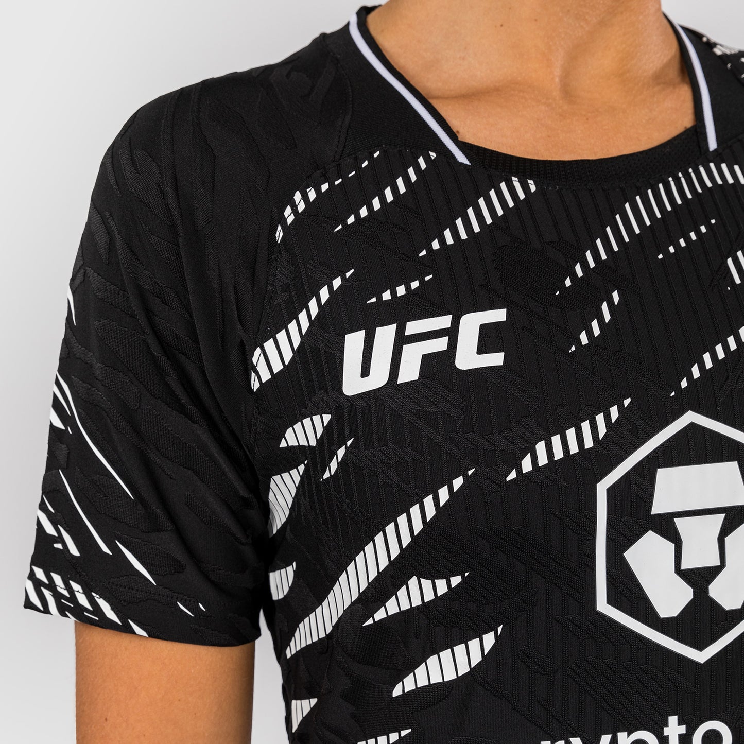 UFC Fusion by Venum Personalizzati Authentic Fight Night Maglietta da Gara per Donna - Nero