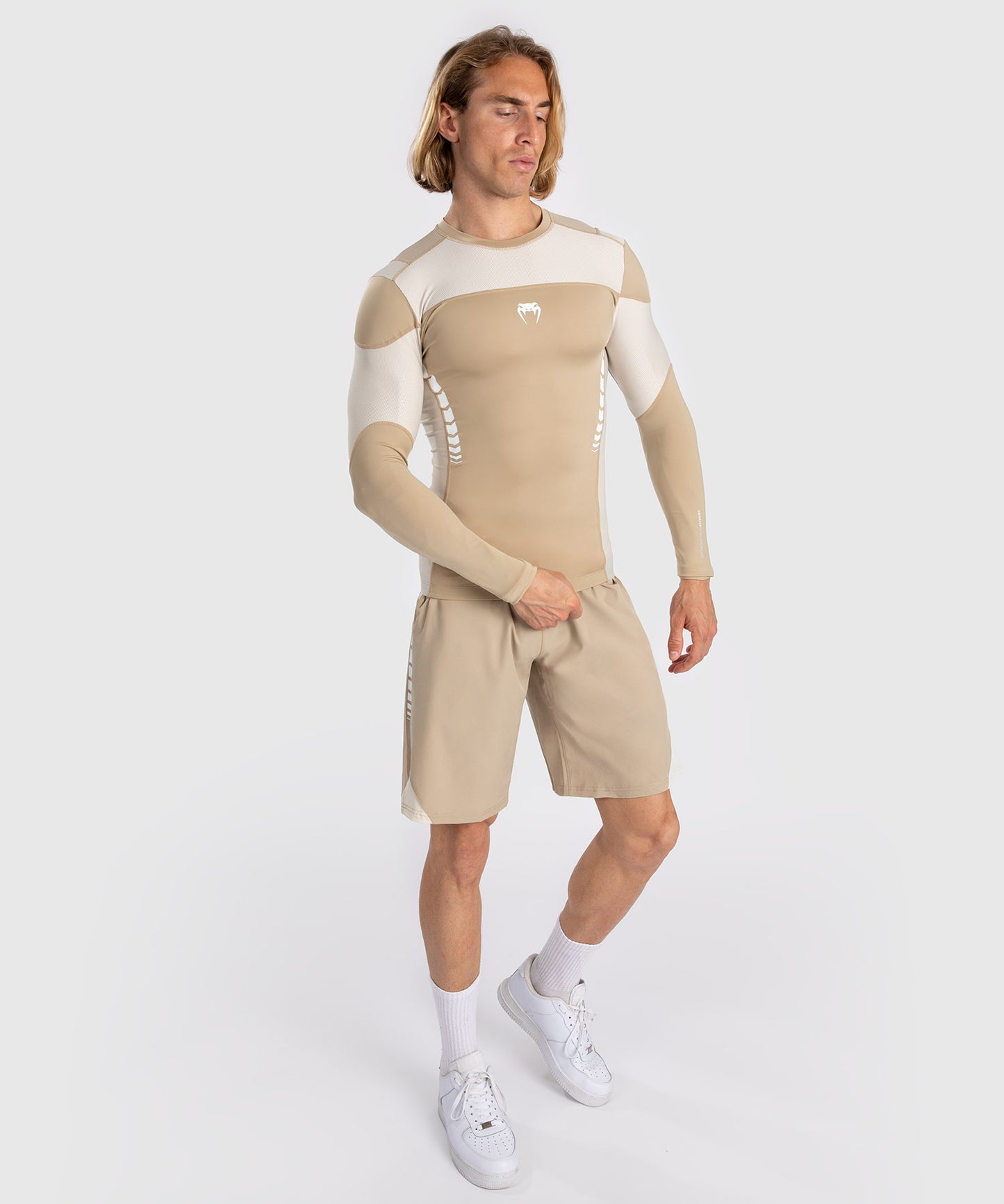 Venum Tempest Rashguard a Maniche Lunghe per Uomo - Beige/Sabbia