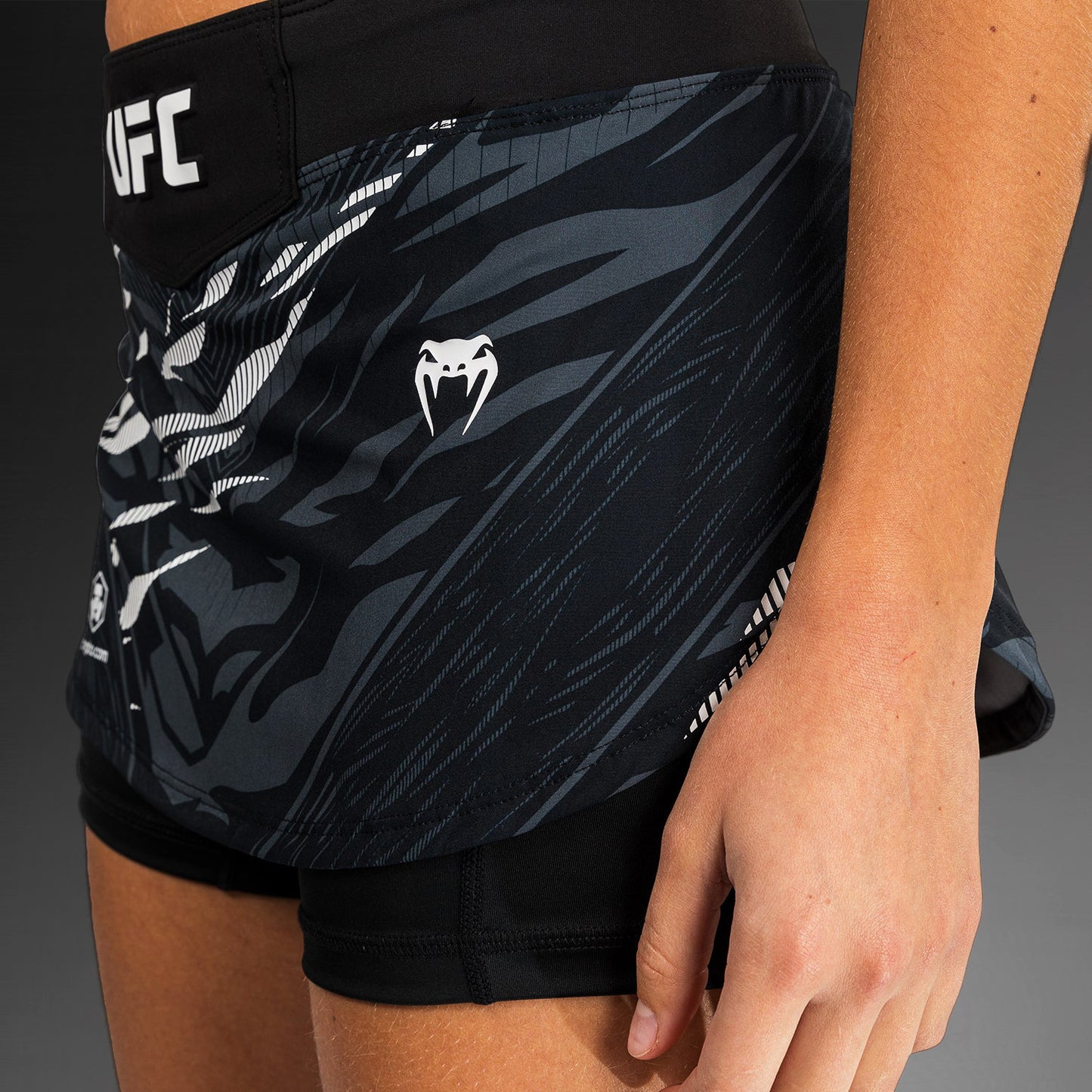 UFC Fusion by Venum Authentic Fight Night Pantaloncino da donna - Nero
