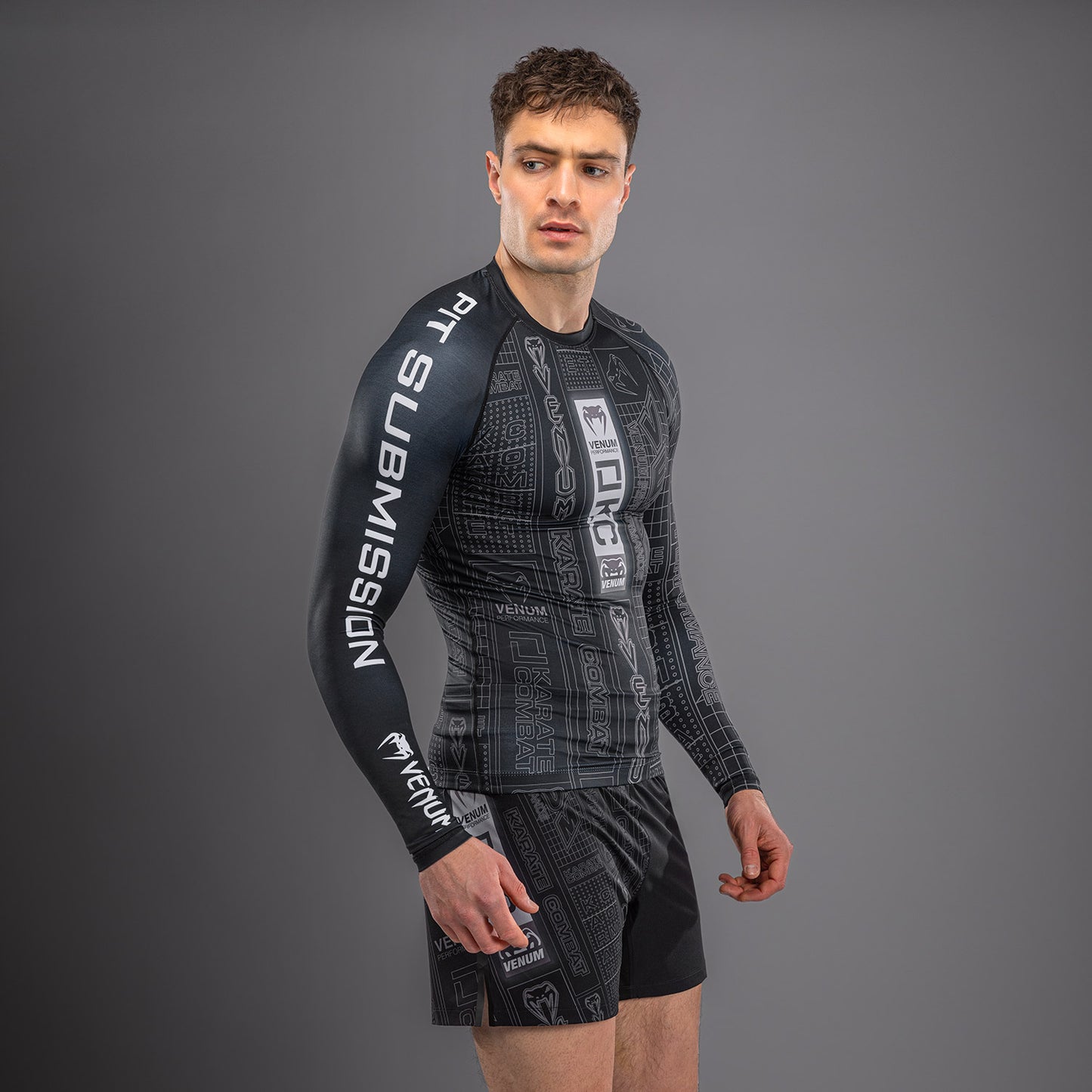 Karate Combat by Venum Rashguard a Maniche Lunghe – Nero/Grigio