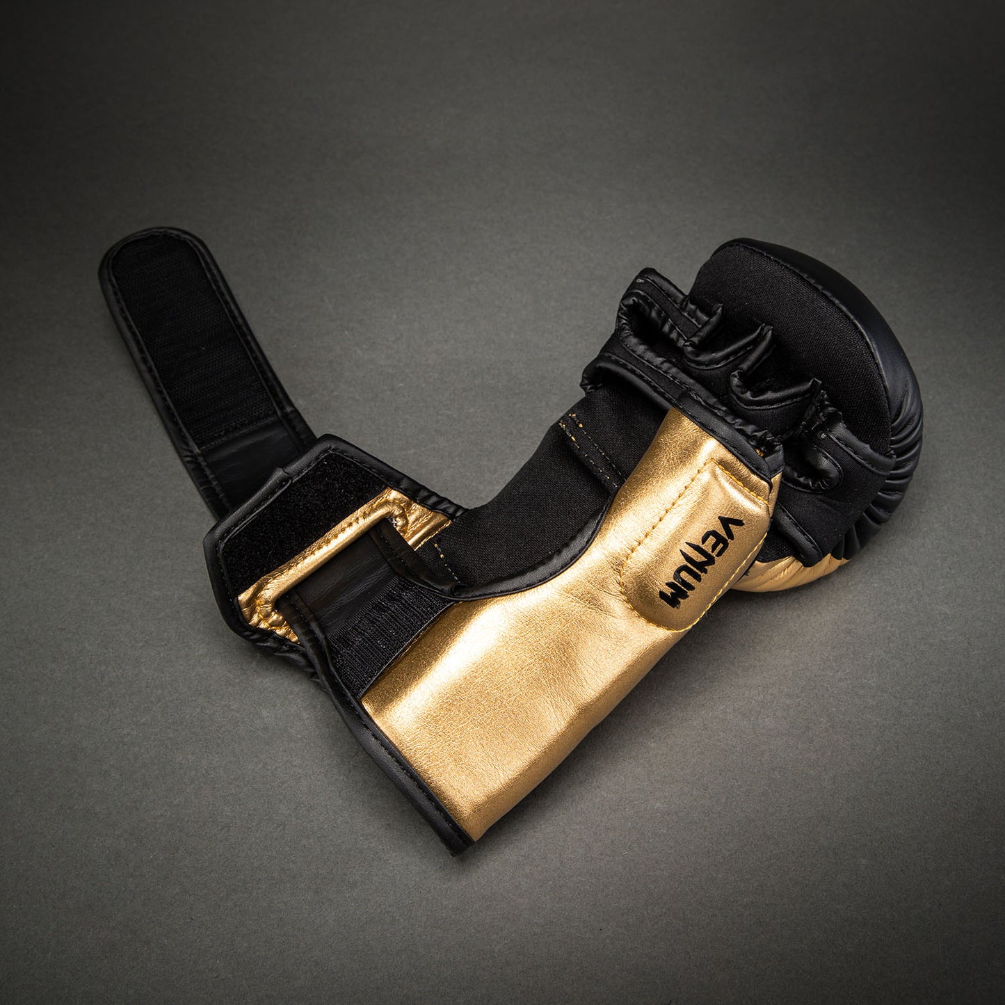 Venum Attack 2.0 Guanti da Sparring – Oro/Nero