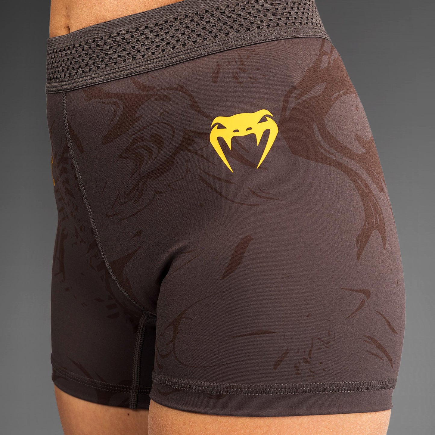 UFC Fusion by Venum Fight Week Vale Tudo Shorts per Donna - Marrone terra
