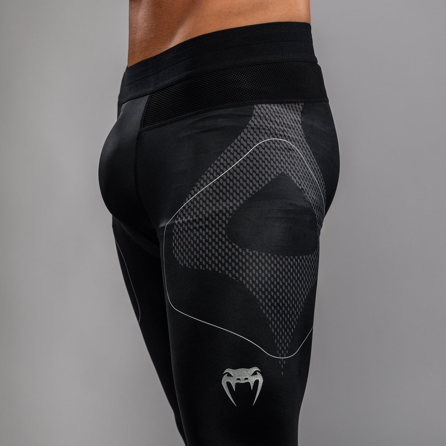 Venum Nexus Pantaloncini Compressivi – Nero/Argento