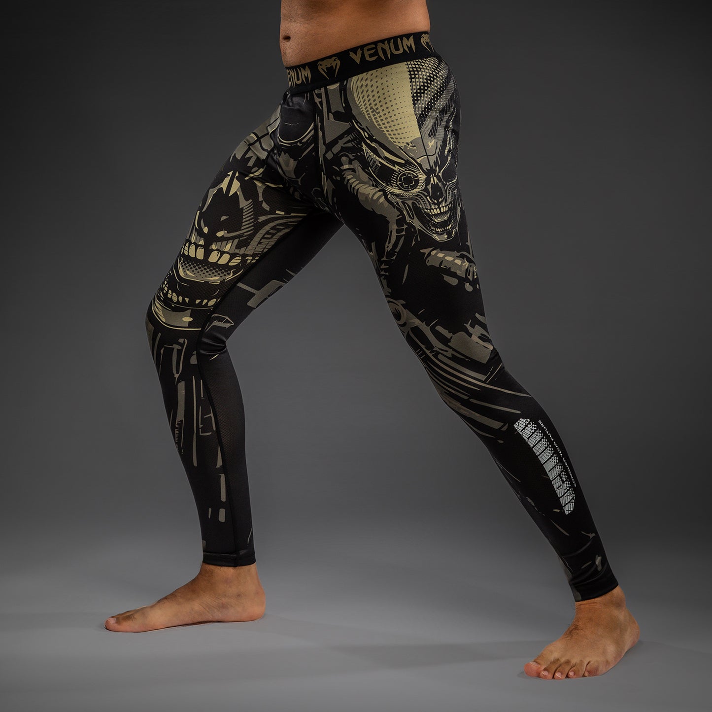 Venum Invader Spats - Nero/Sabbia