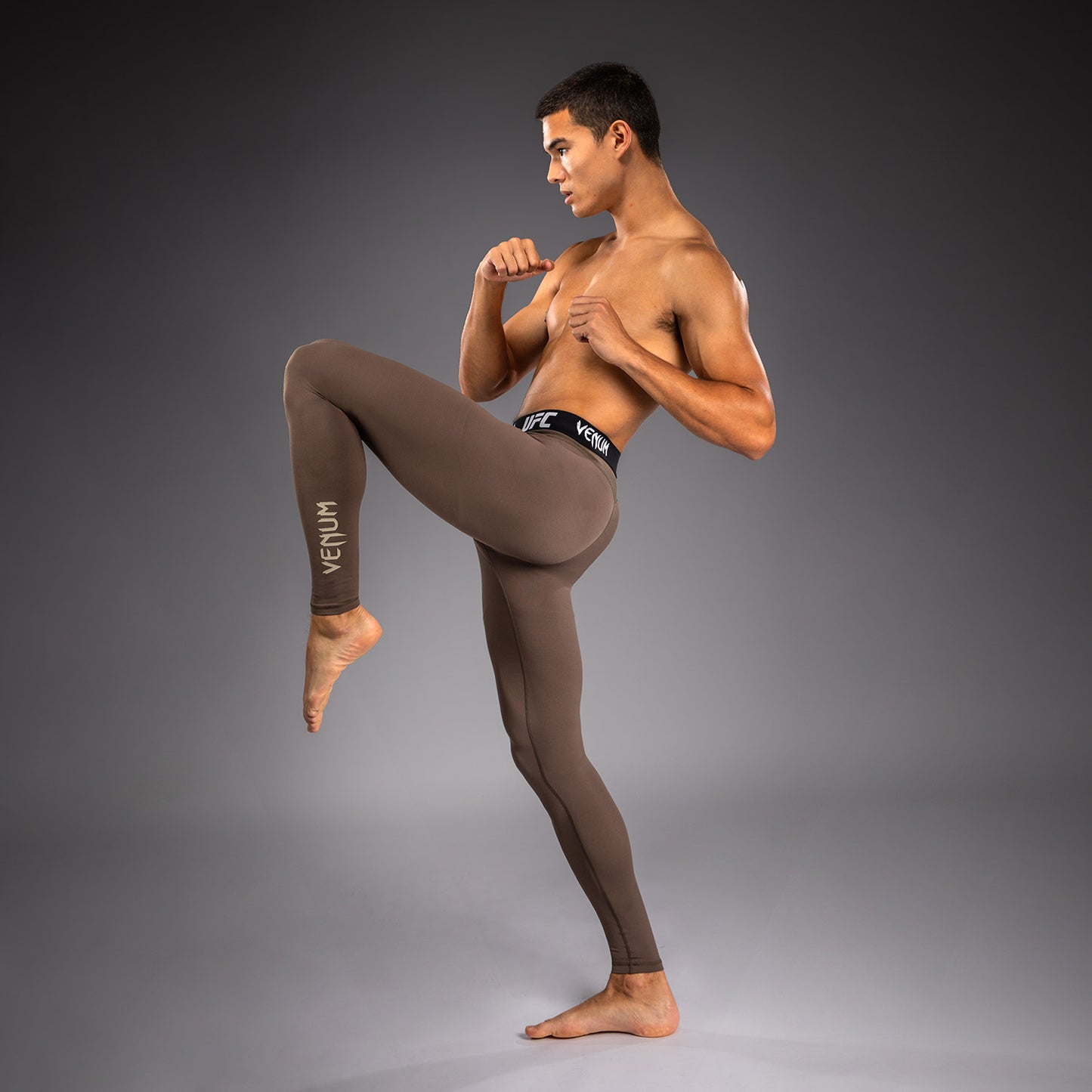 Venum UFC Unity by Venum Authentic Fight Week Pantaloni a Compressione Tecnici da Uomo - Marrone