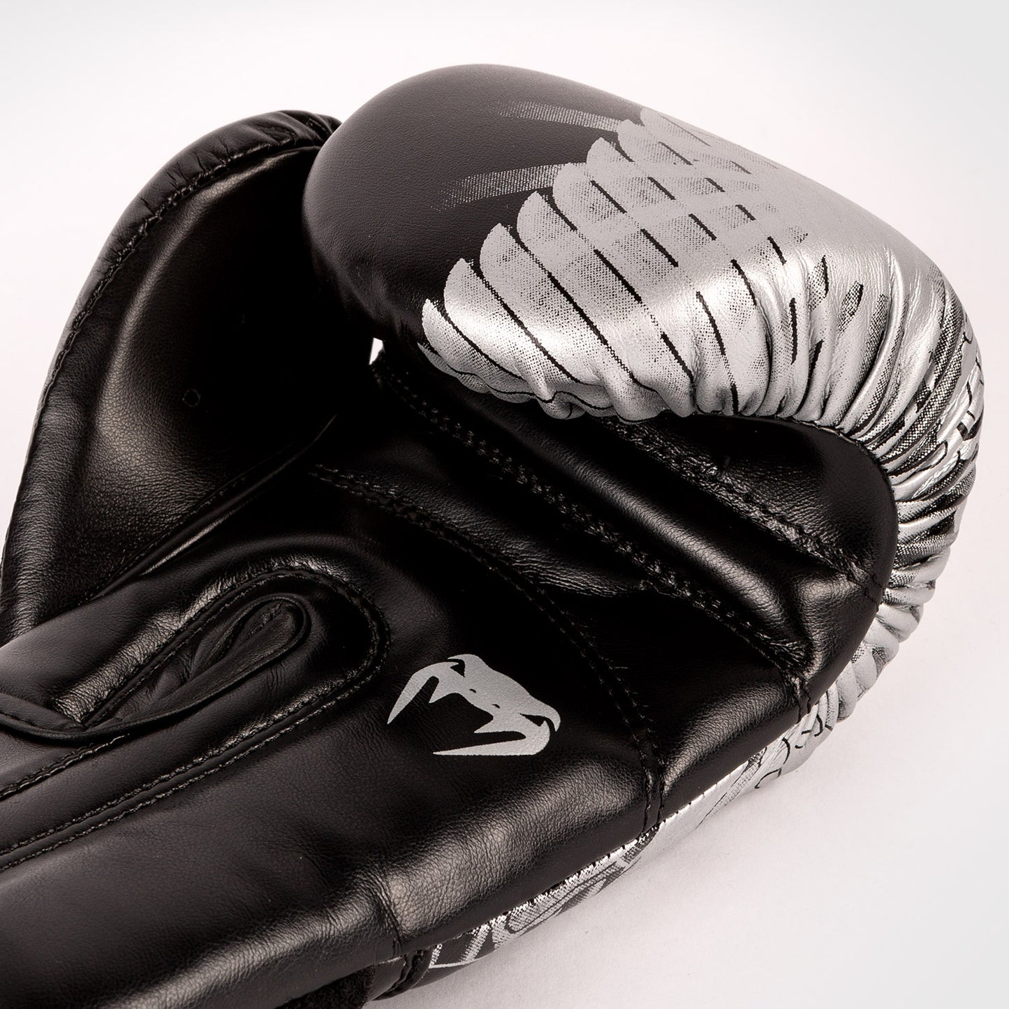 Guantoni da boxe Venum YKZ21 - Per Bambini - Nero/Bianco