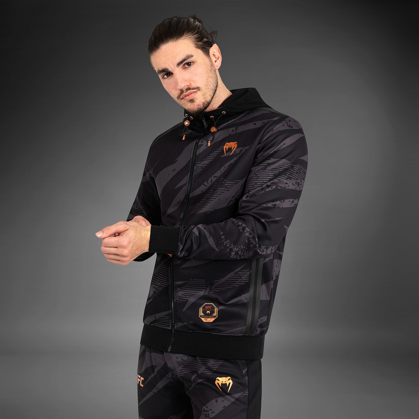 UFC Adrenaline by Venum Fight Week Felpa Con Cappuccio e zip da Uomo - Urban Camo