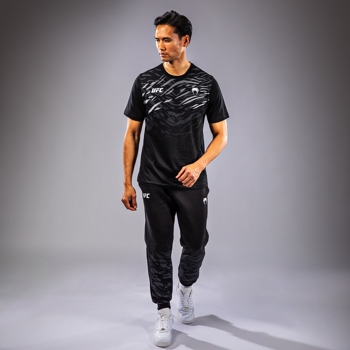 UFC Fusion by Venum Replica Maglietta a Manica Corta per Uomo - Nero