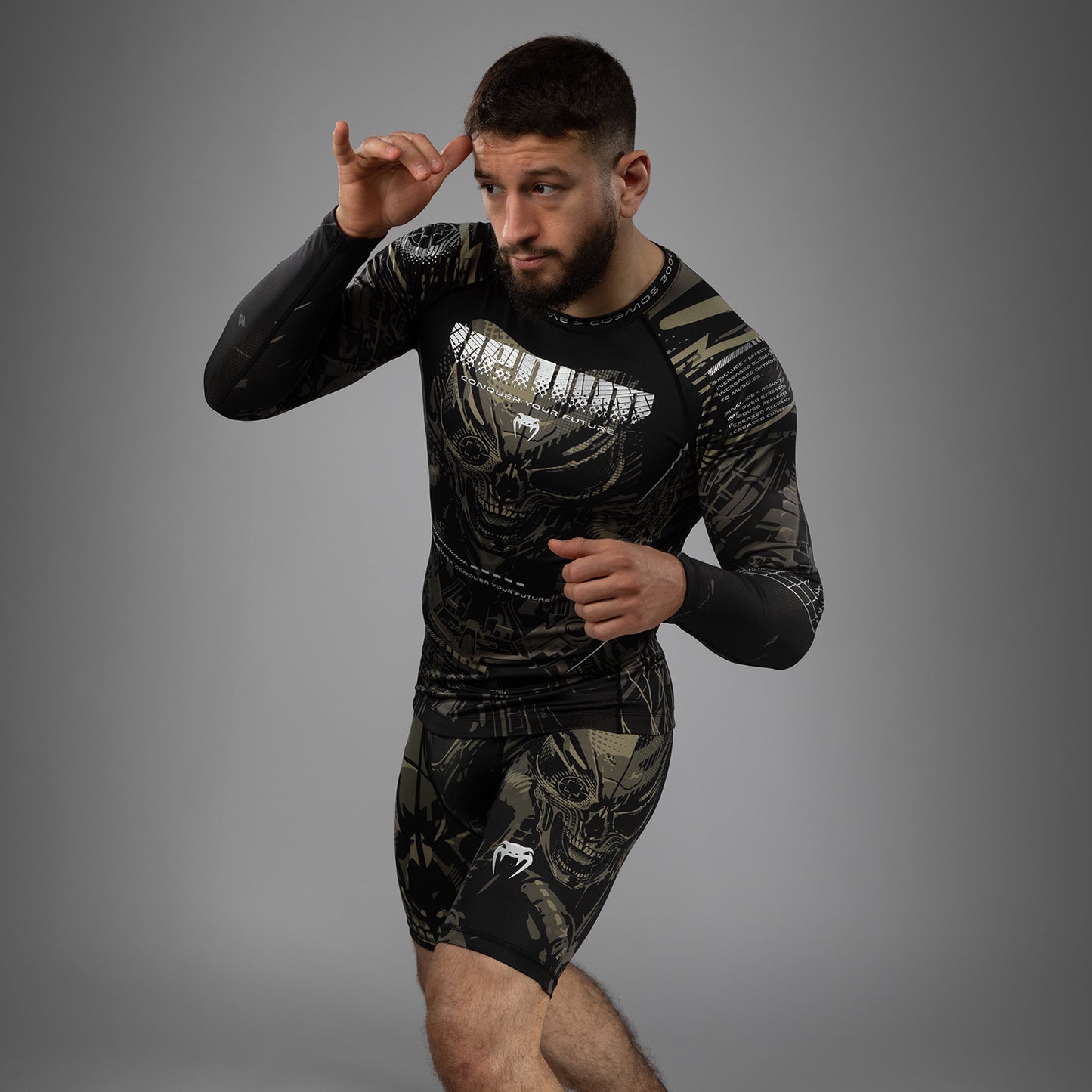 Venum Invader Rashguard a Maniche Lunghe - Nero/Sabbia