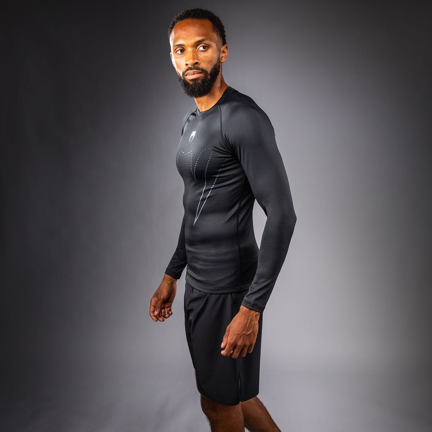 Venum Edge Rashguard a Maniche Lunghe – Nero/Sabbia