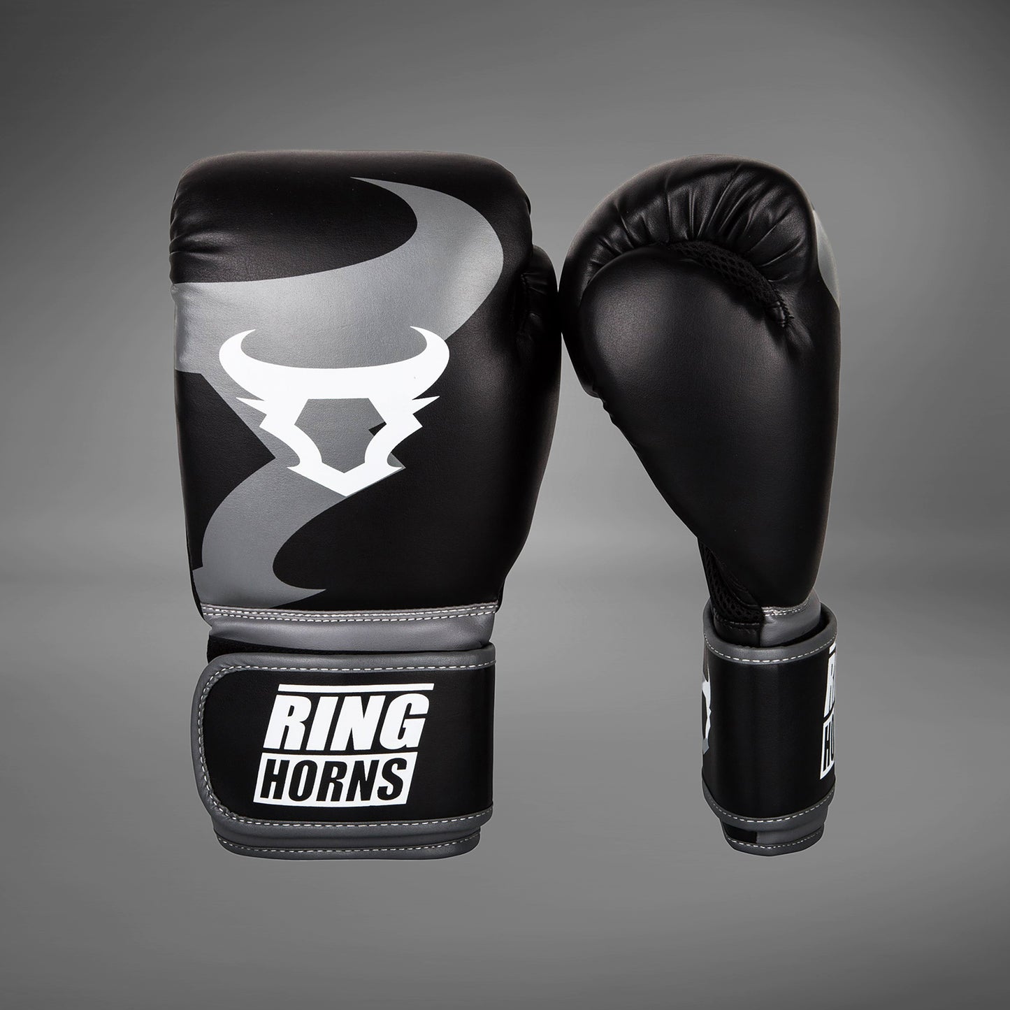 Ringhorns Charger by Venum Boxing Gloves – Nero