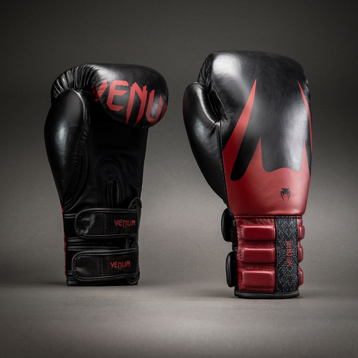 Venum Reverso Guanti da Boxe – Nero/Rosso