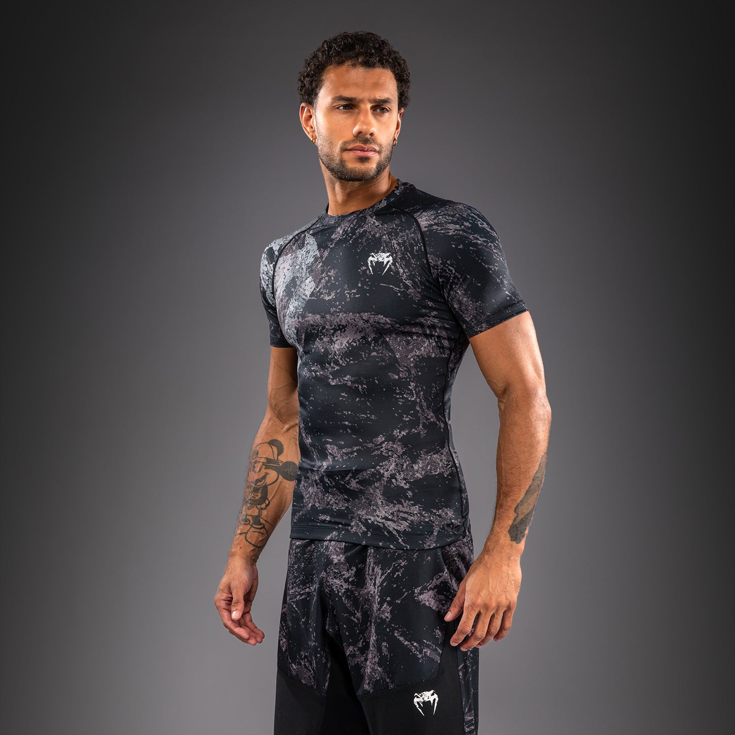 Venum Rage & Workout Rashguard a Maniche Corte - Nero/Grigio