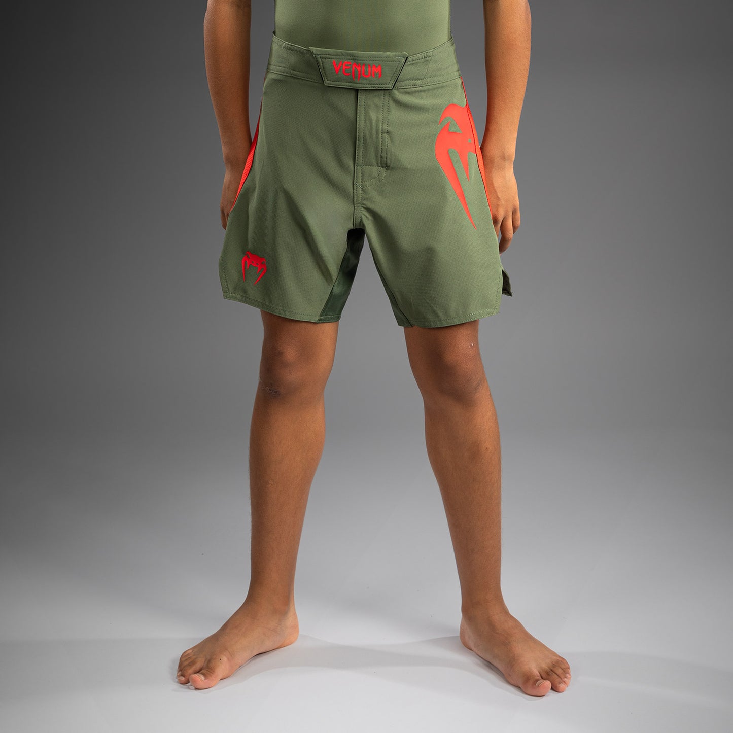 Venum Light Fightshorts per Bambini - Verde Militare/Arancione