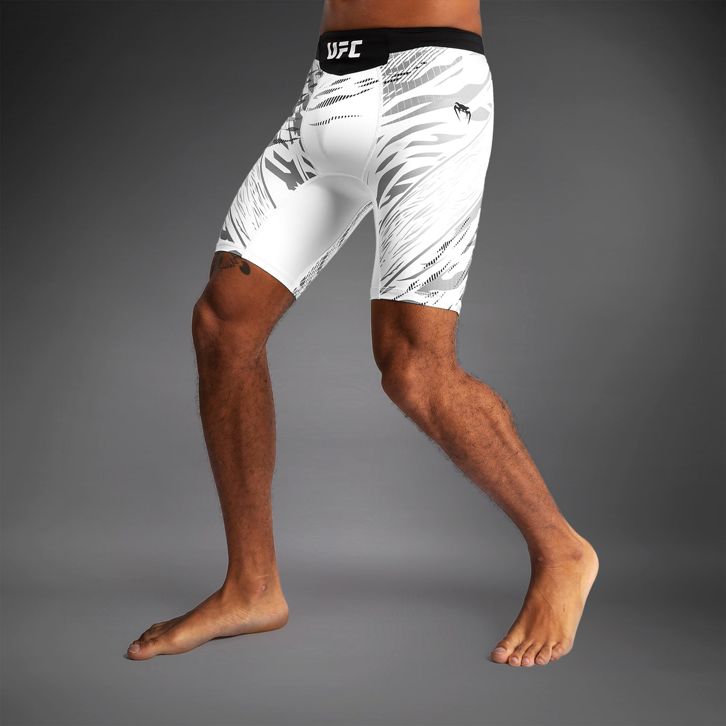 UFC Fusion by Venum Personalizzati Authentic Fight Night Vale Tudo Shorts per Uomo - Bianco