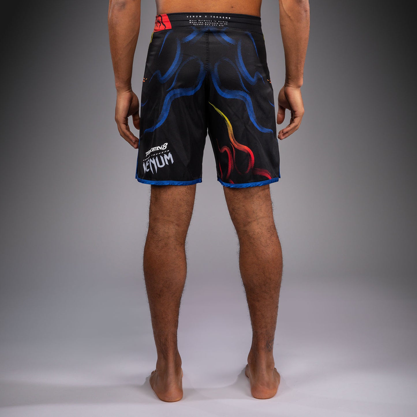 Venum x TEKKEN 8 Pantaloncini da Combattimento - Yoshimitsu - Nero/Arancione
