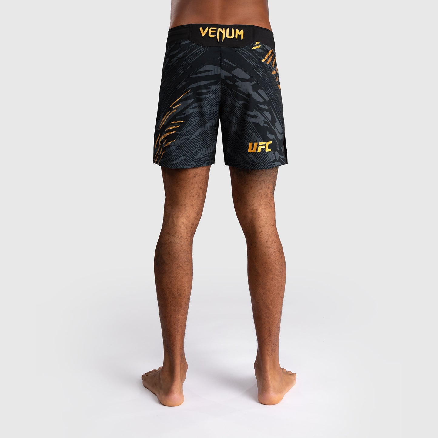 UFC Fusion by Venum Personalizzati Authentic Fight Night Shorts da Lotta per Uomo - Fit Corto - Campione