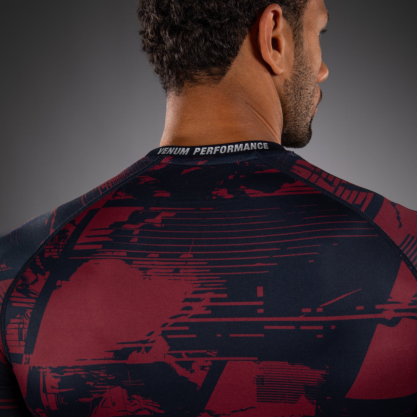 UFC Zenith by Venum Authentic Fight Week Rashguard maniche lunghe Performance Uomo - Blu navy/Bordeaux/Argento