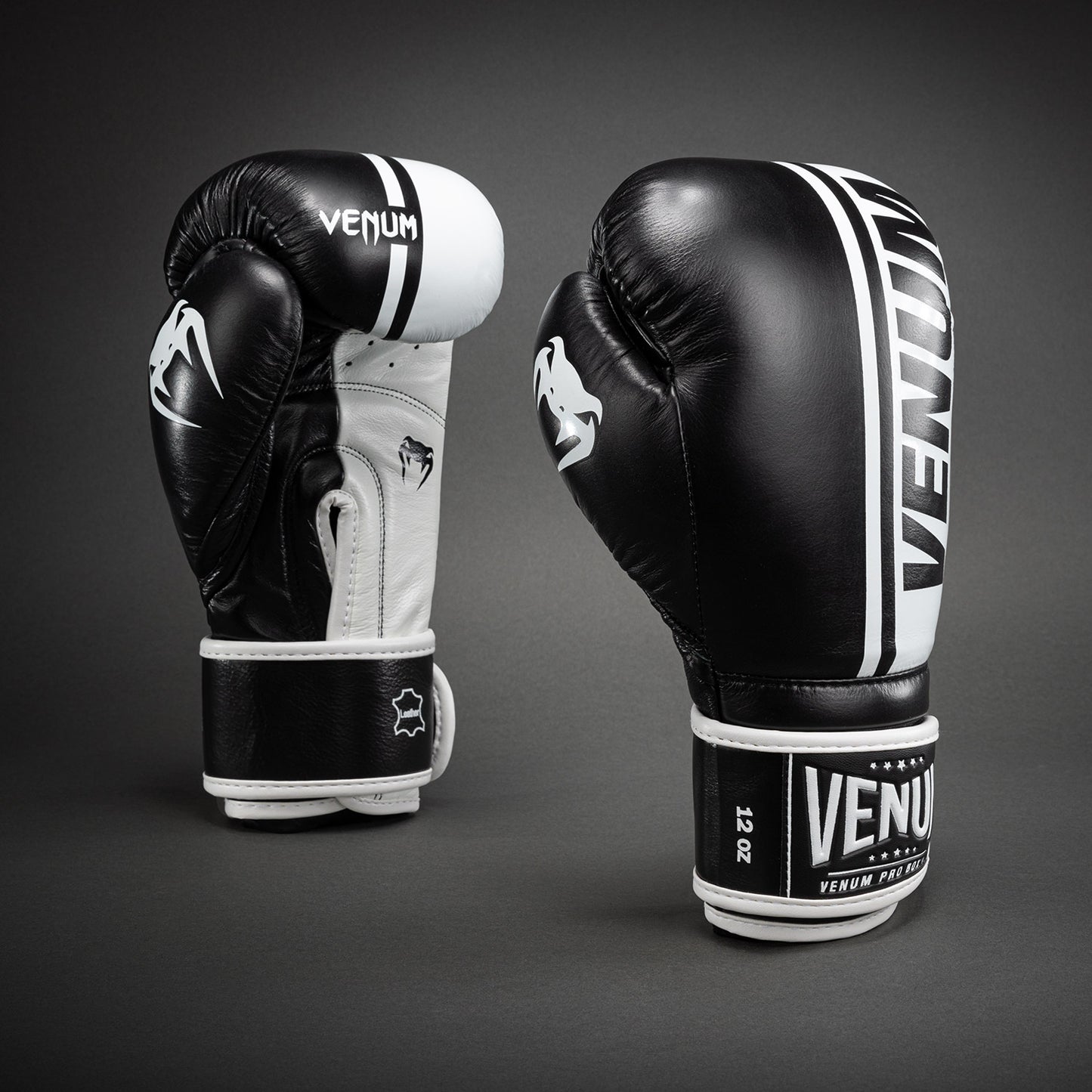 Guantoni da boxe Venum Shield Pro con chiusura in velcro - Nero/Bianco