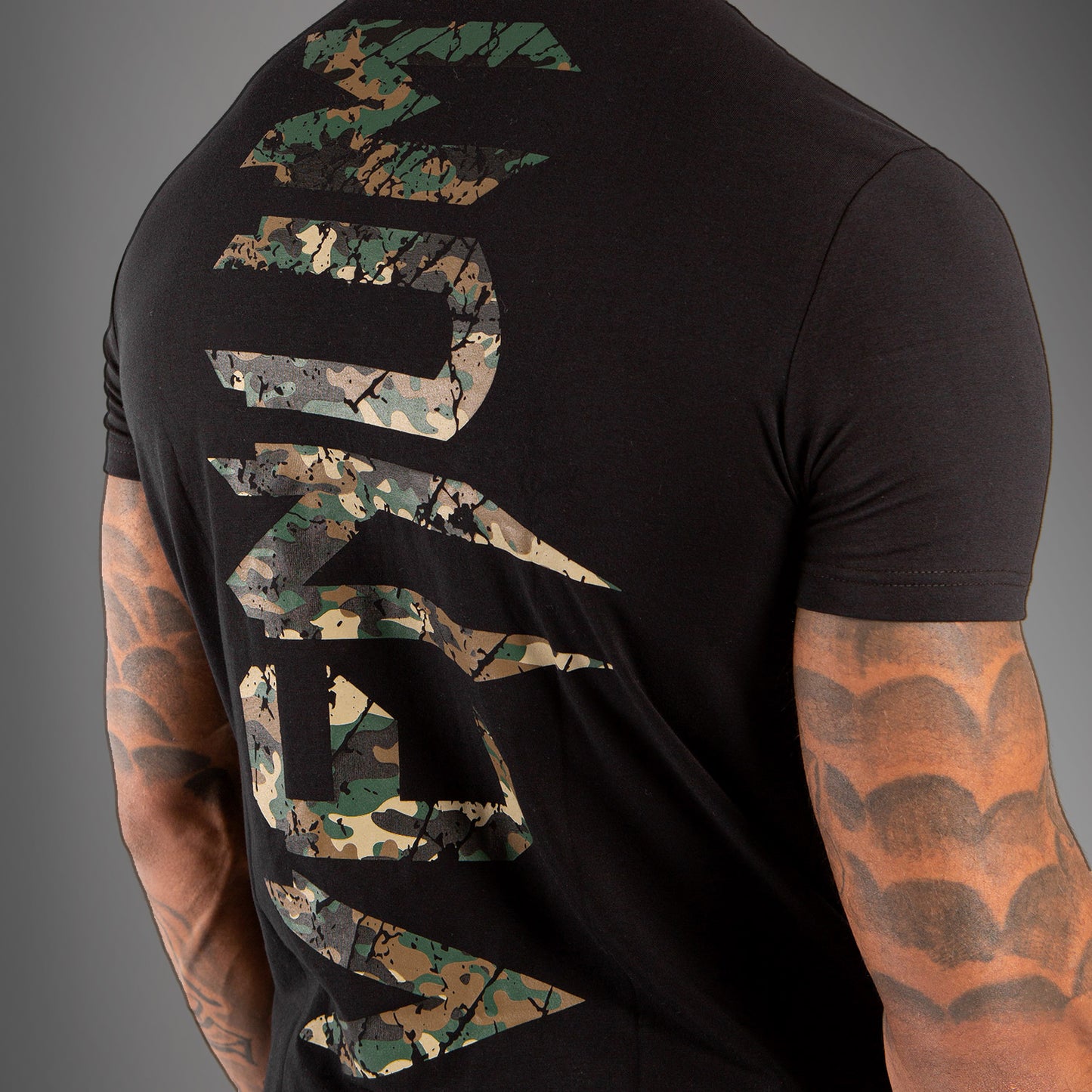 Venum Original Giant Maglietta - Nero / Camo Foresta