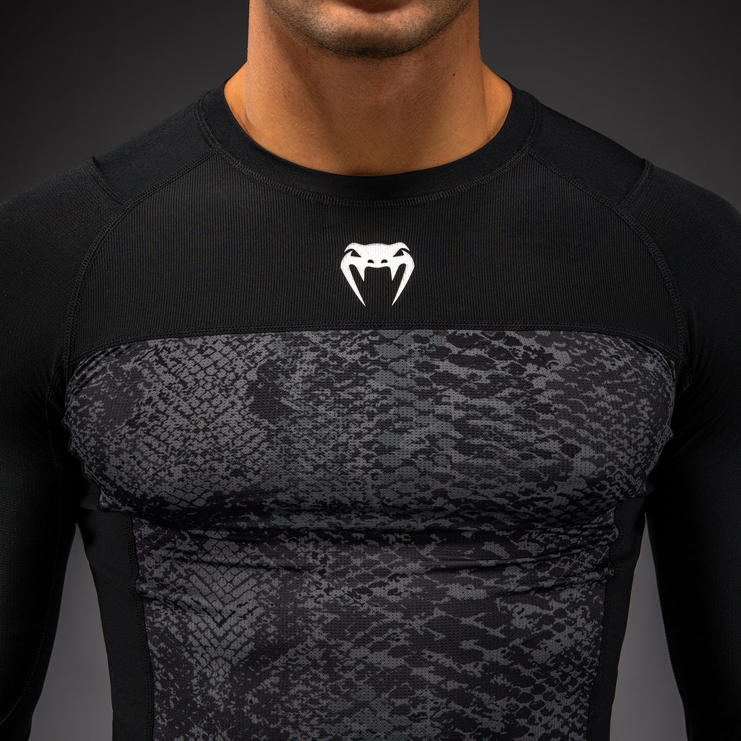 Venum G-Fit Scales Rashguard a Maniche Lunghe – Nero/Grigio Carbone