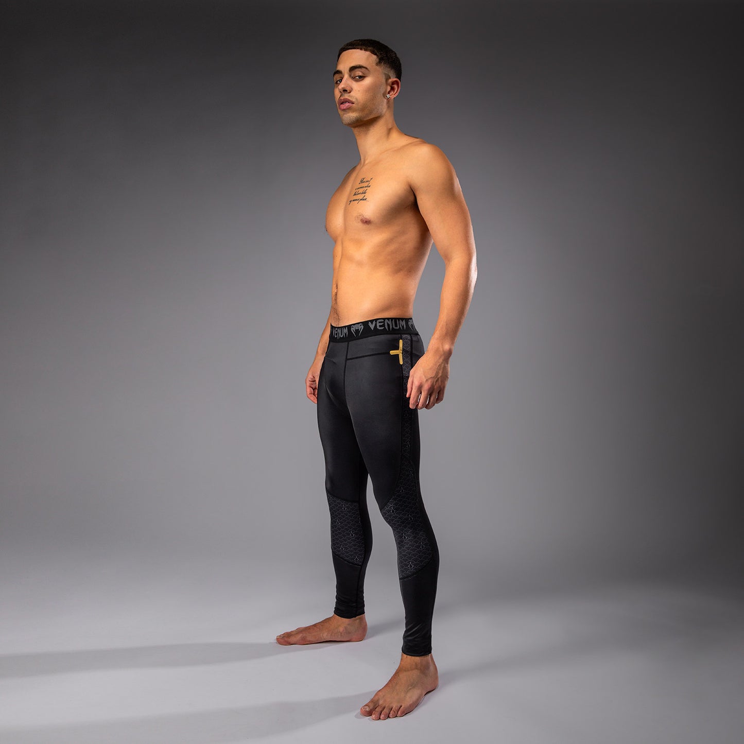 Venum x Assassin’s Creed Shadows Pantaloni a compressione - Nero/Oro