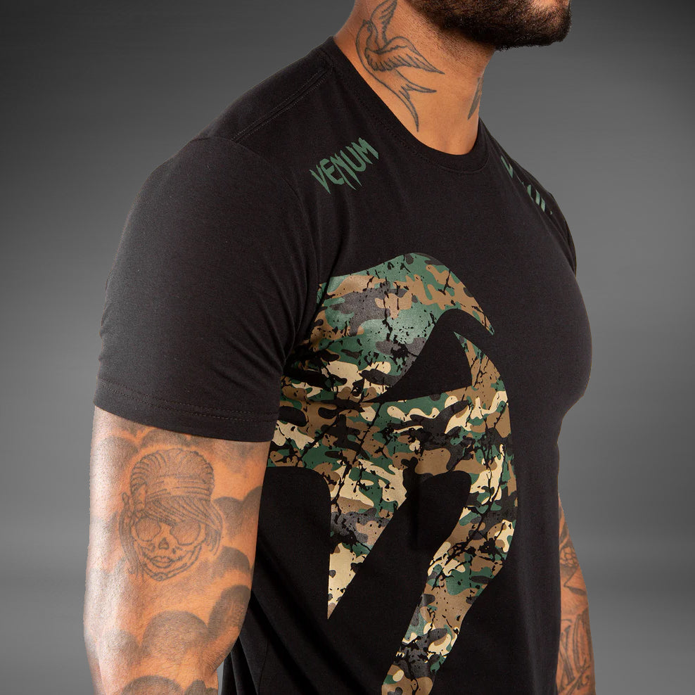Venum Original Giant Maglietta - Nero / Camo Foresta
