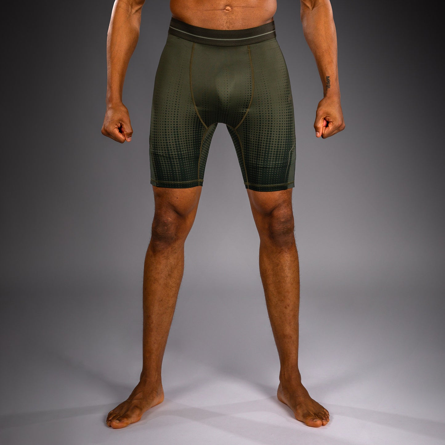 Venum Stealth Pantaloncini a Compressione – Kaki/Verde Scuro