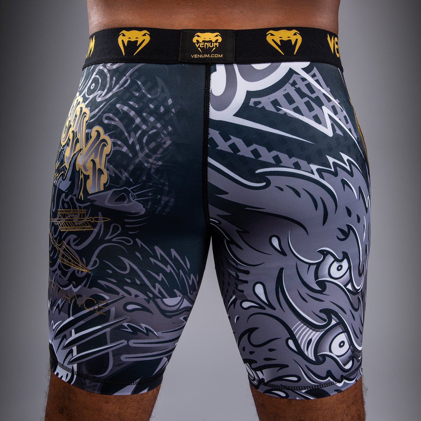 Venum Wolf Atak Pantaloncini a Compressione – Nero/Grigio
