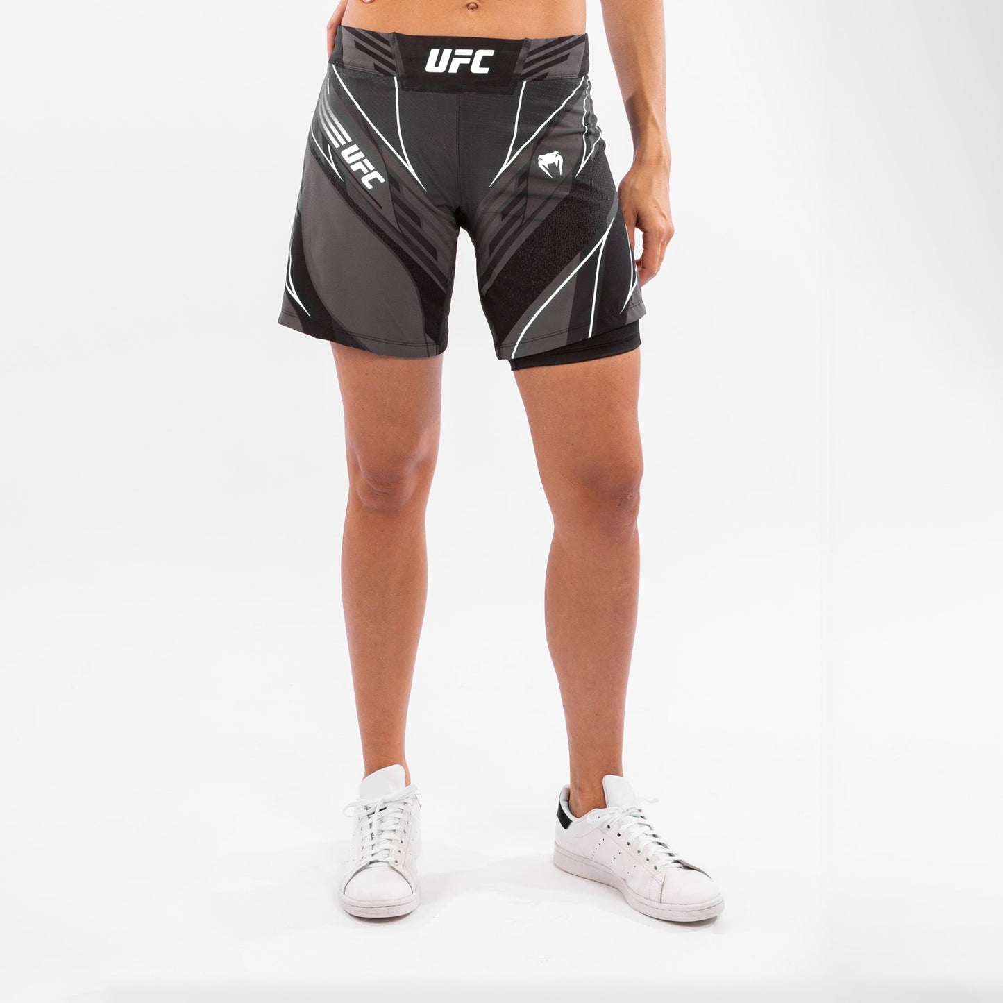 Fightshorts Donna UFC Venum Authentic Fight Night - Vestibilità Lunga - Nero