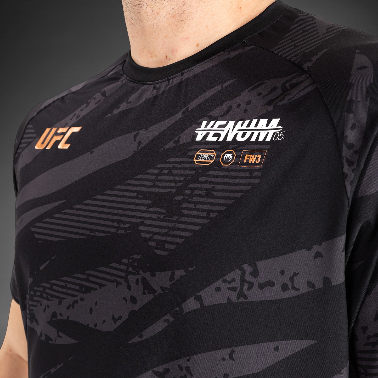 UFC Adrenaline by Venum Fight Week Maglietta Dry Tech da Uomo - Urban Camo