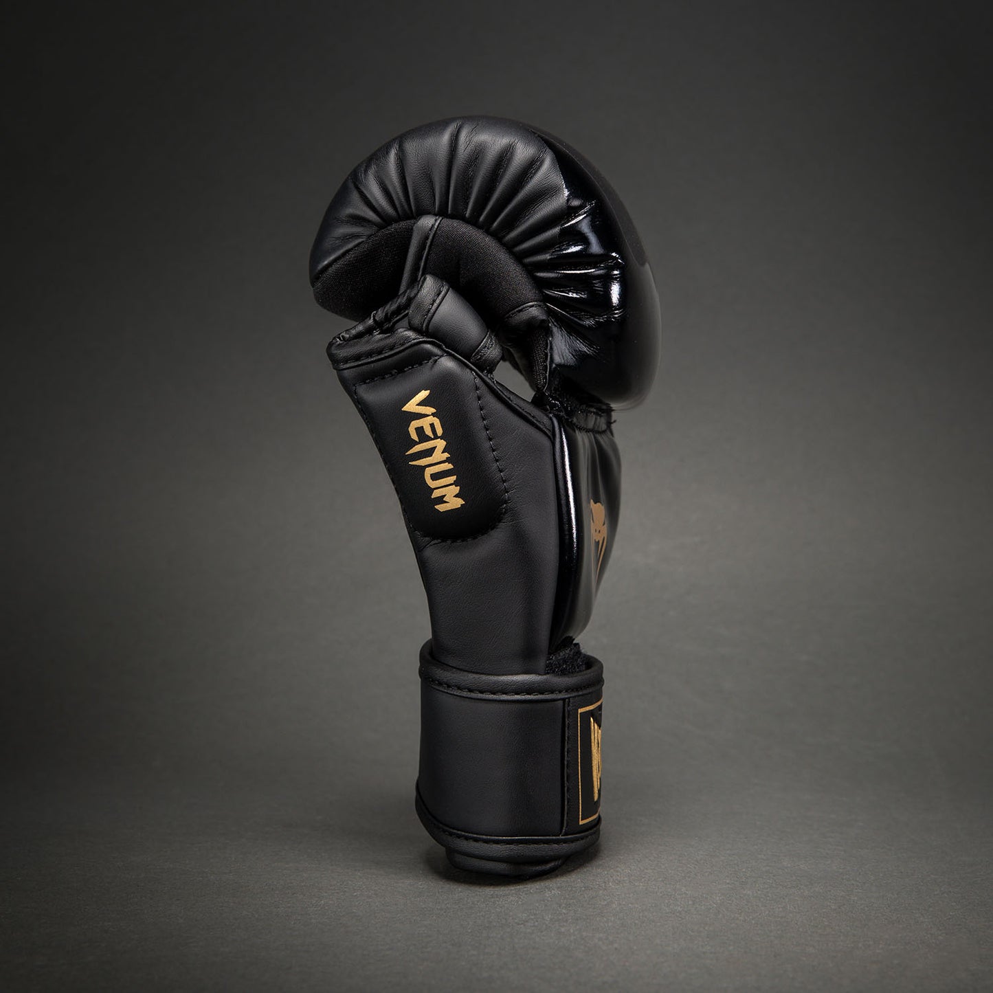 Venum Attack 2.0 Guanti da Sparring – Nero/Oro