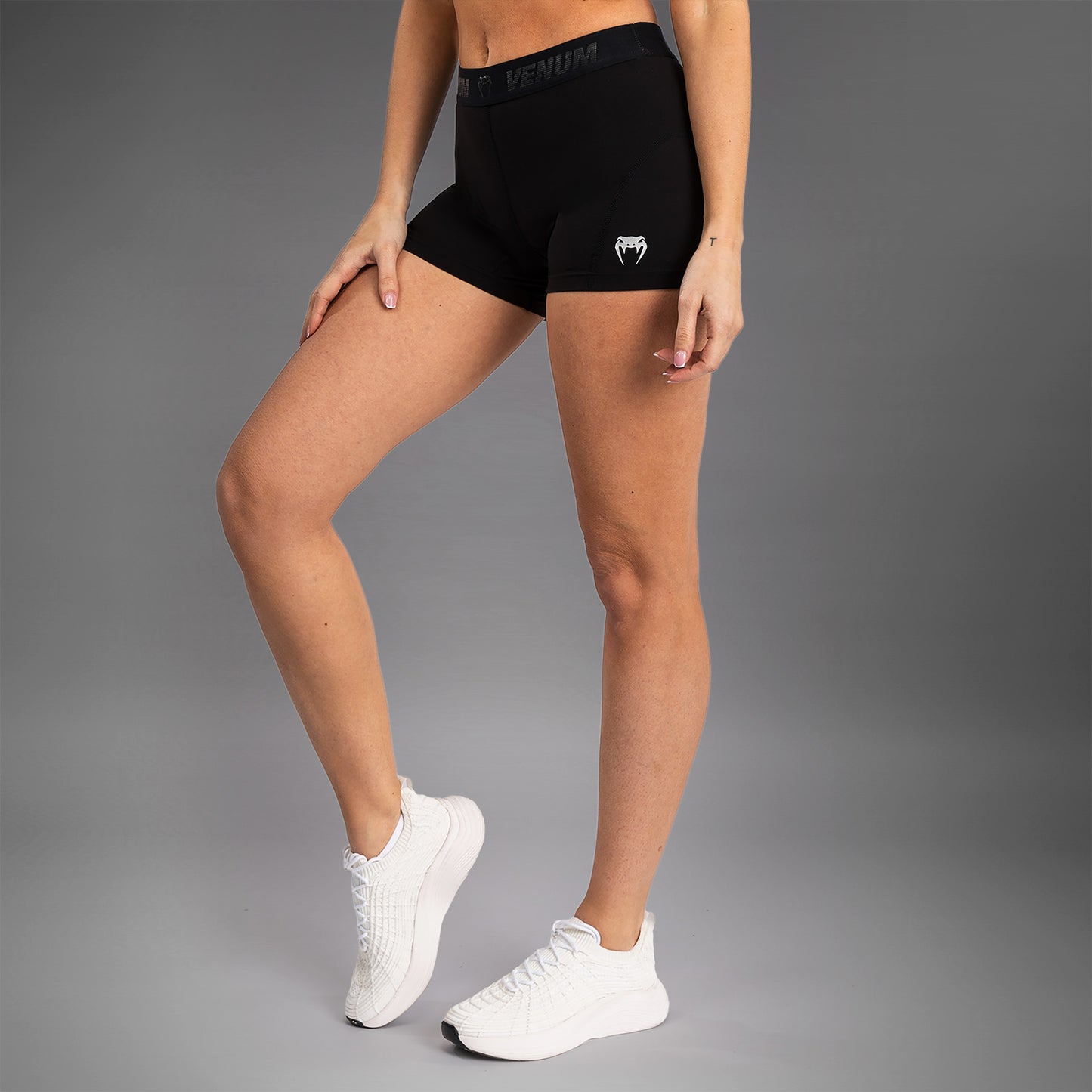 Venum Elevate Pantaloncini Vale Tudo da donna - Nero