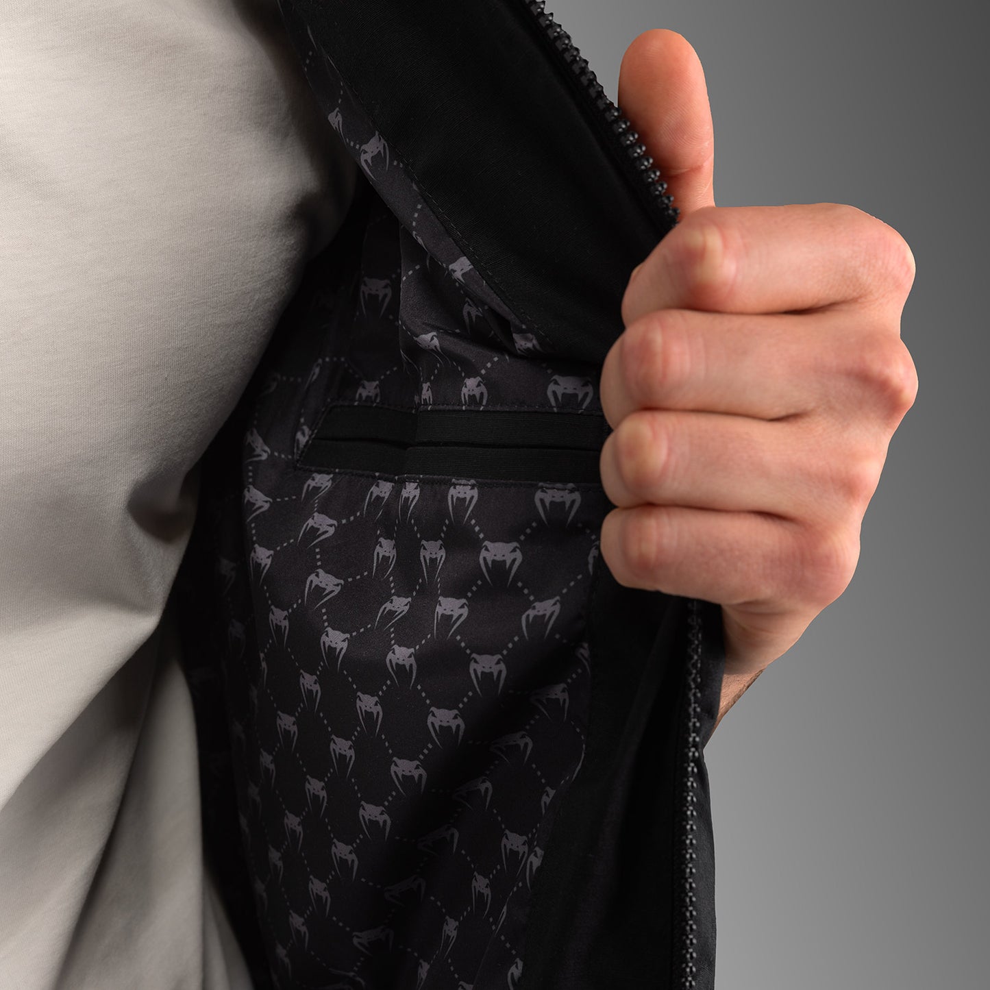 Venum Attack Urban Gi Piumino Smanicato – Nero