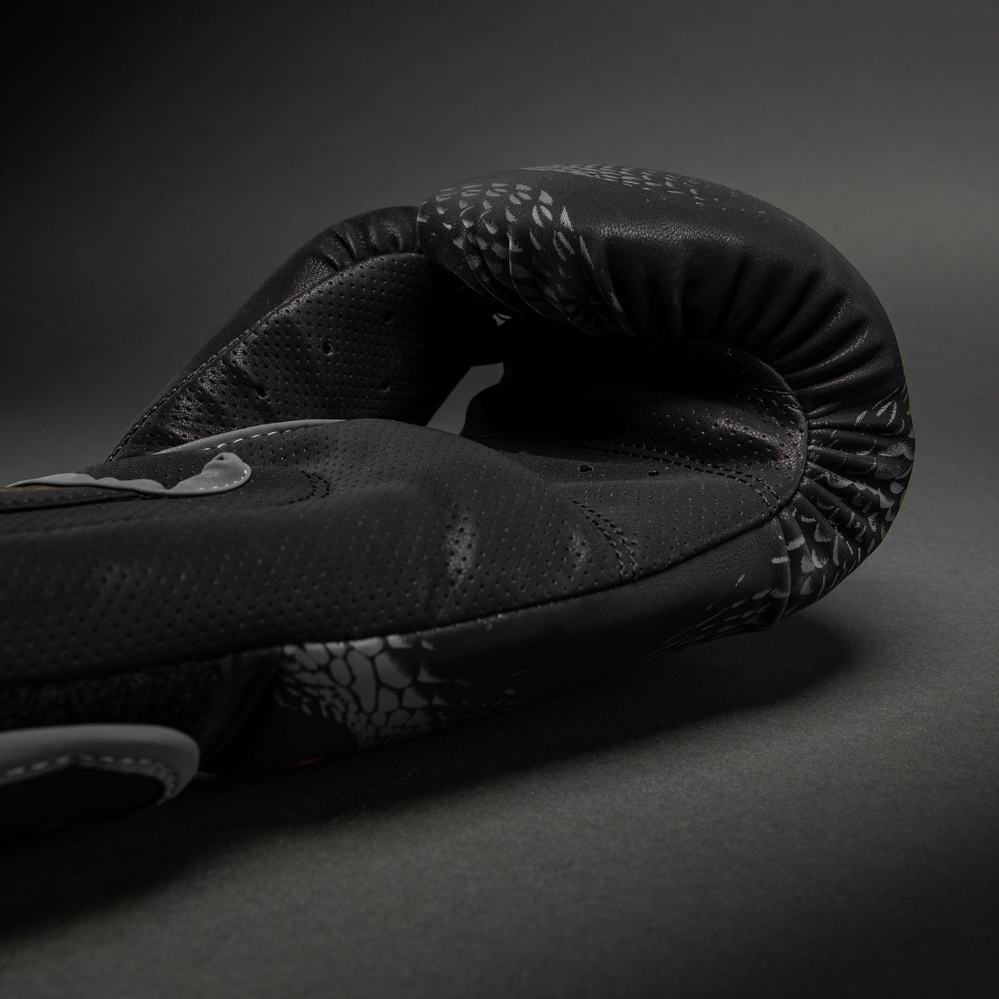 Venum Matupa Guantoni da boxe - Nero/Grigio/Oro
