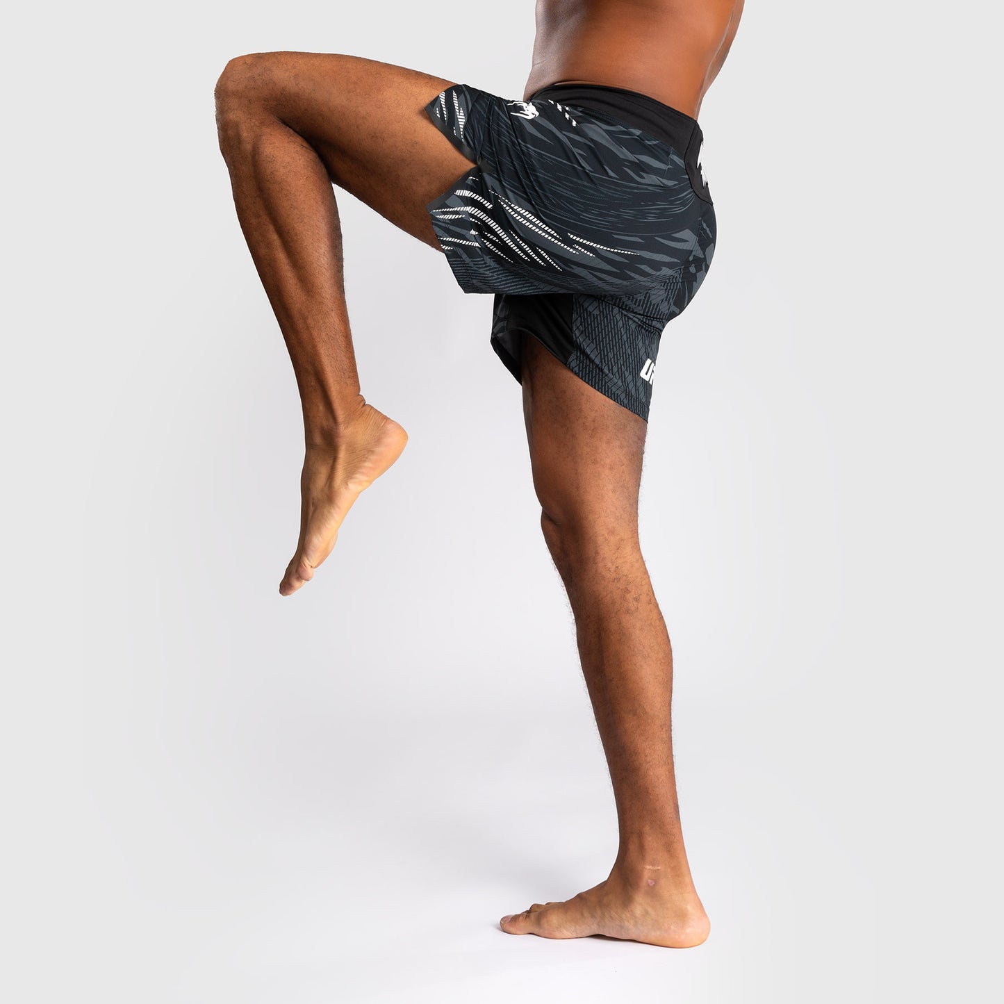 UFC Fusion by Venum Personalizzati Authentic Fight Night Shorts da Lotta per Uomo - Fit Corto - Nero