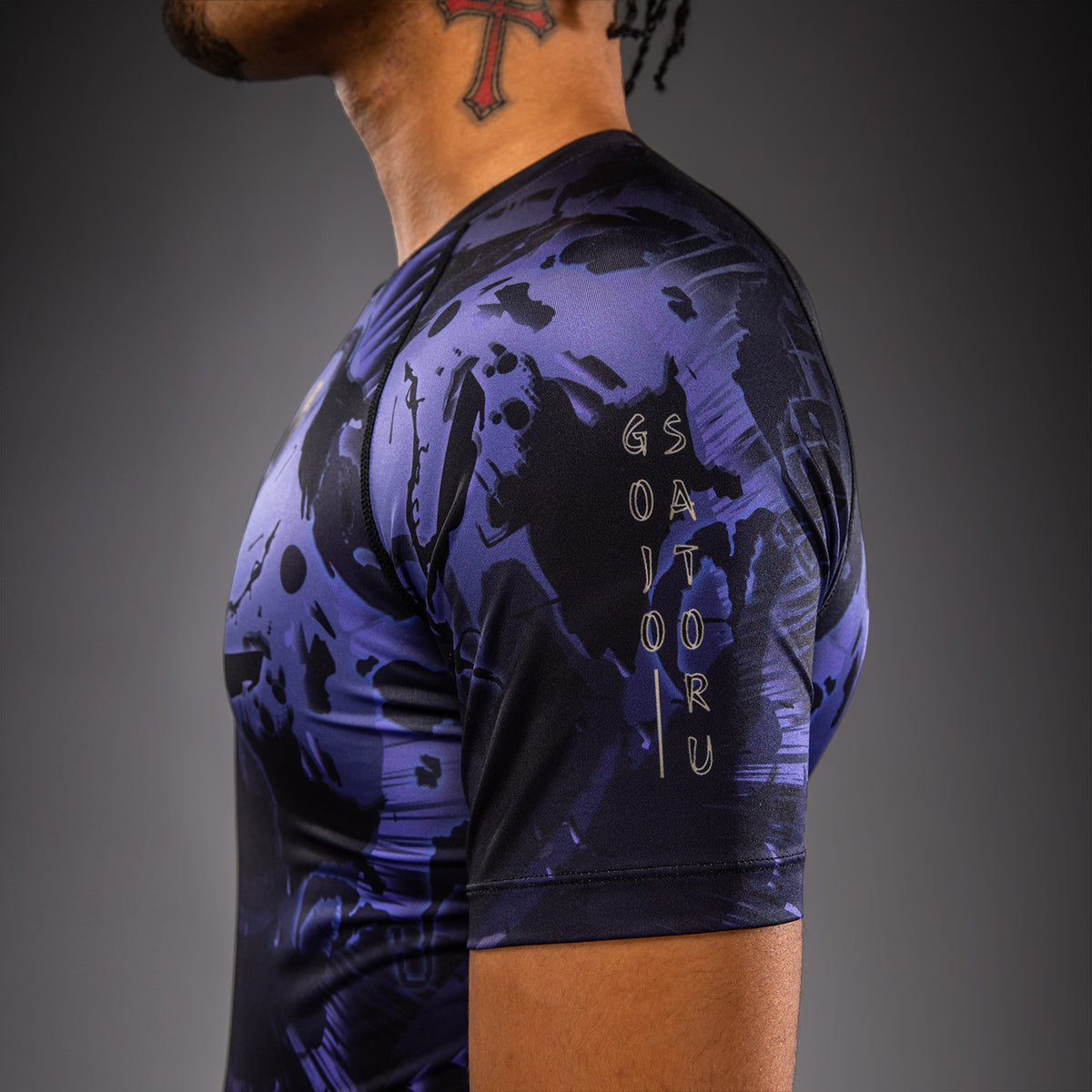 Jujutsu Kaisen x Venum Gojo Rashguard a Maniche Corte – Viola