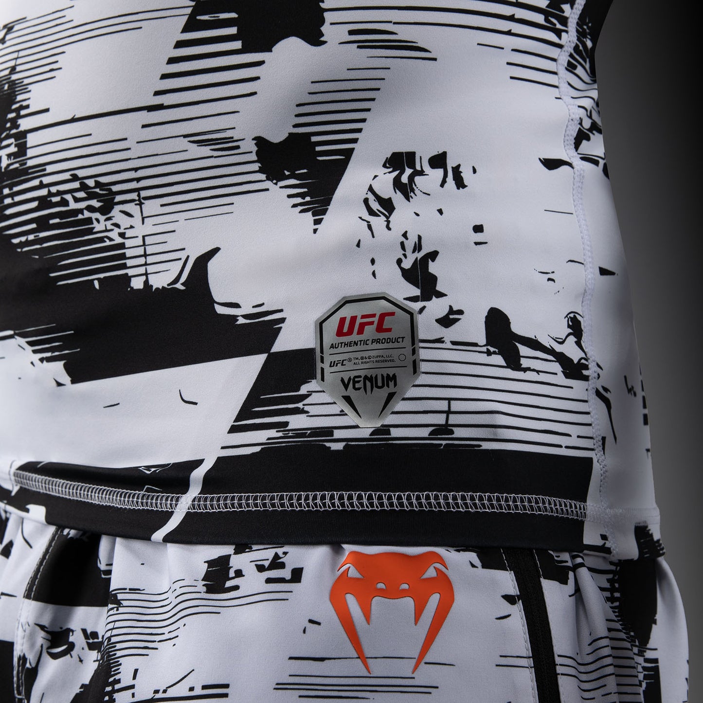 UFC Zenith by Venum Authentic Fight Week Rashguard maniche lunghe Performance Uomo - Bianco