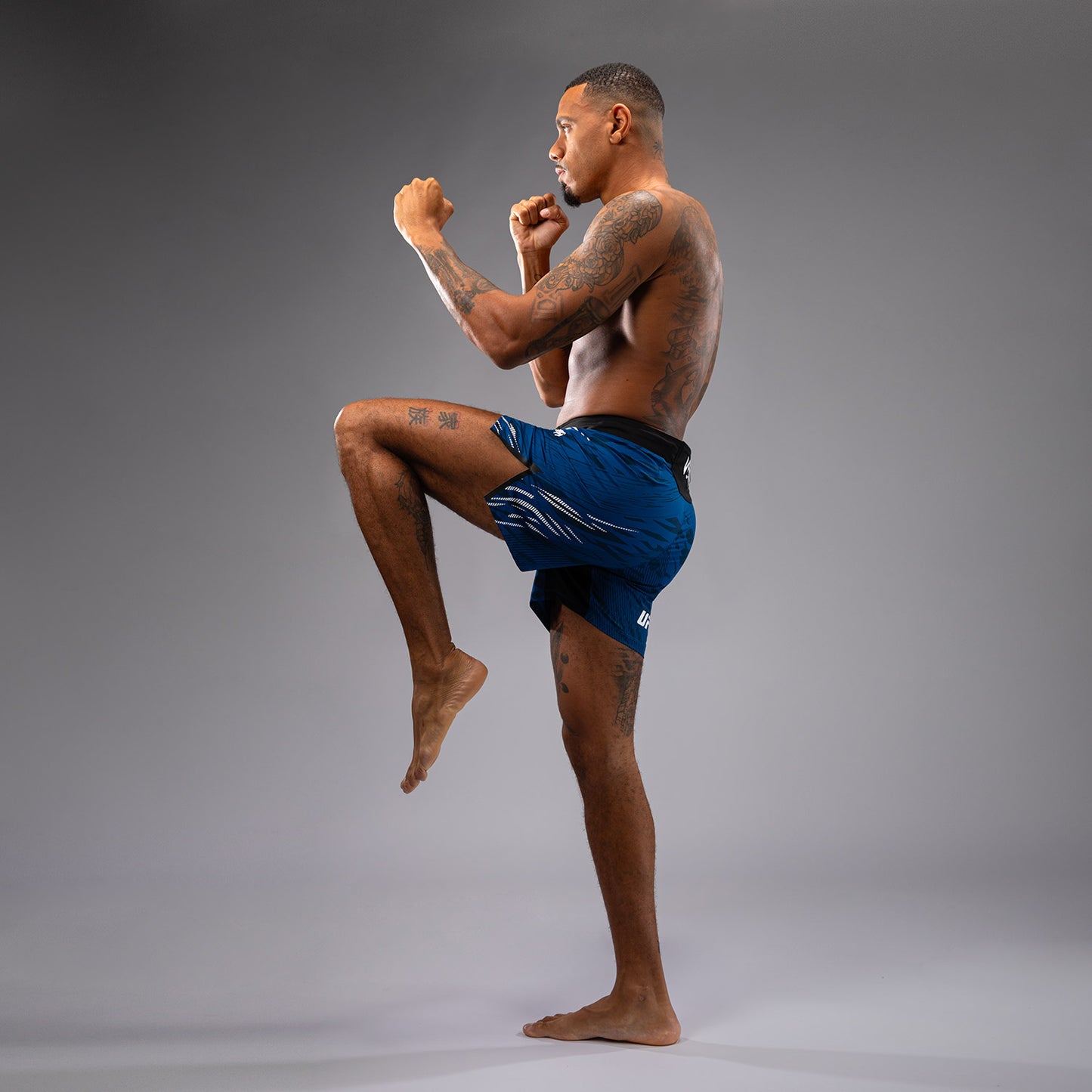 UFC Fusion by Venum Authentic Fight Night Shorts da Lotta per Uomo - Fit Corto - Blu