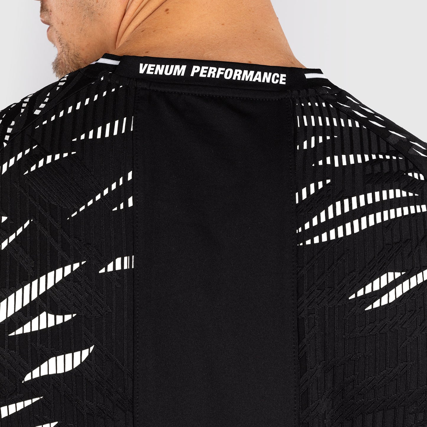 UFC Fusion by Venum Personalizzati Authentic Fight Night Maglietta Dry Tech per Uomo - Nero