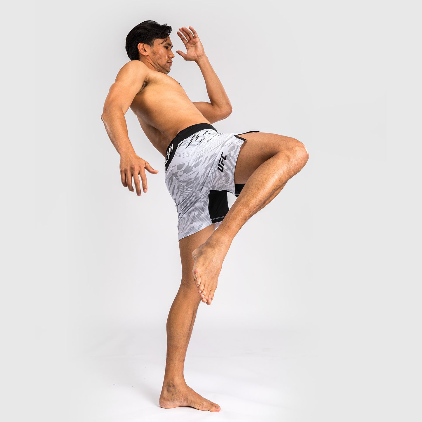 UFC Fusion by Venum Personalizzati Authentic Fight Night Shorts da Lotta per Uomo - Fit Corto - Bianco